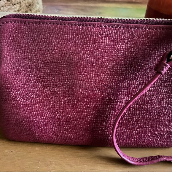 Coach Small Wristlet  fuchsia Pebble Leather - Picture 4 of 6